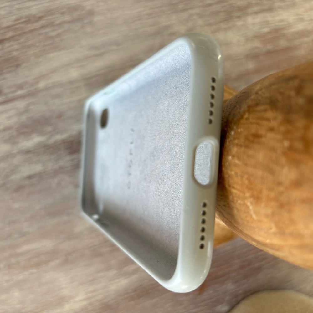 🌿 Otofly IPhone XR Silicon Cover - Picture 7 of 9